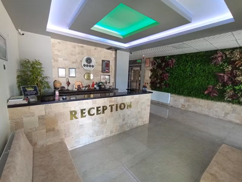 Tone Otel — 2