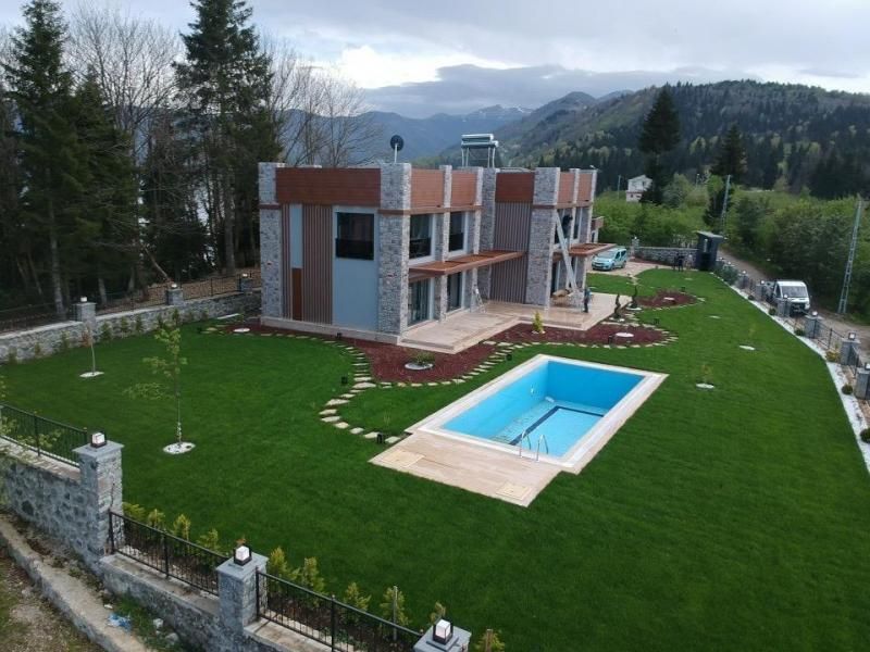 Villa Trapeza