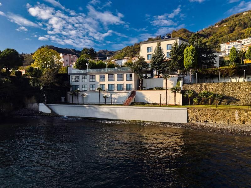 Waveside Hotel