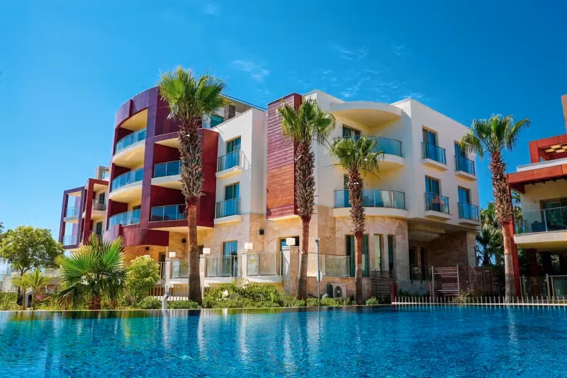 Sundance Suites Hotel - 1