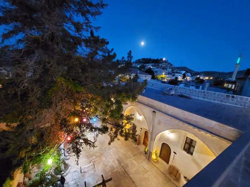 Armesos Cave Hotel