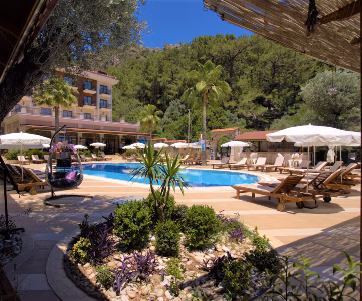Meril Club Hotel - 2