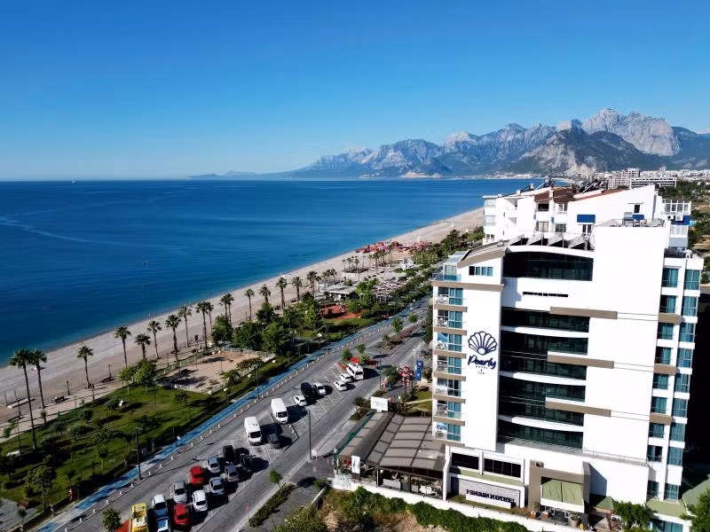Pearly Hotel - 1