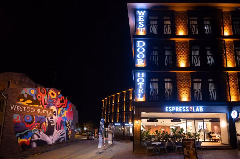 Westdoor Hotel - 3