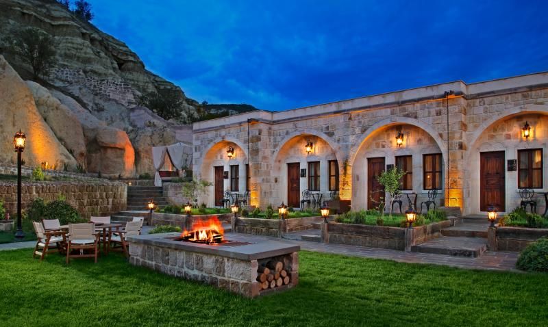 Seraphim Cave Suites & Spa - 1