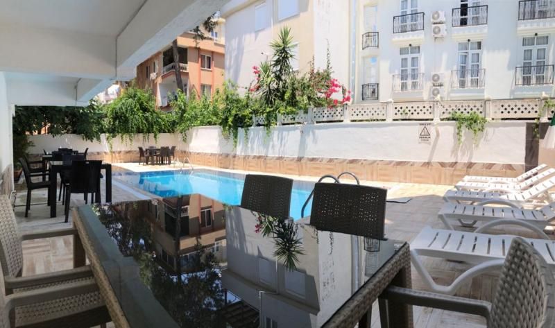 Lavin Garden Hotel  — 8