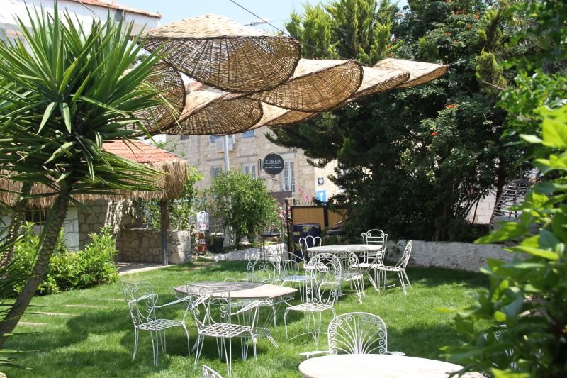 Zeren Alaçatı Butik Otel - 1