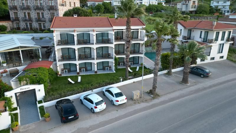 Cunda House Küçük Otel - 1