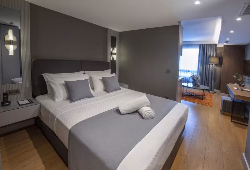 Valente Suites Hotel - 4