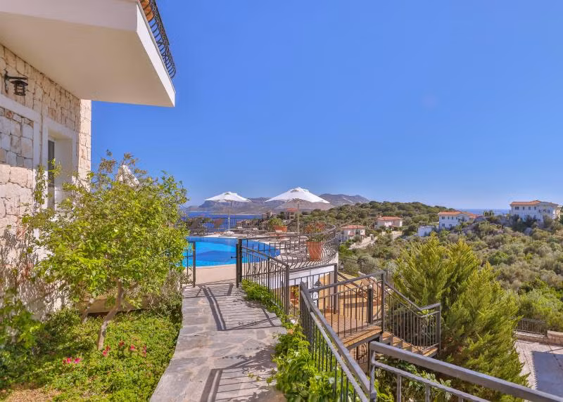 Hill House (Adults Only +14) - 4