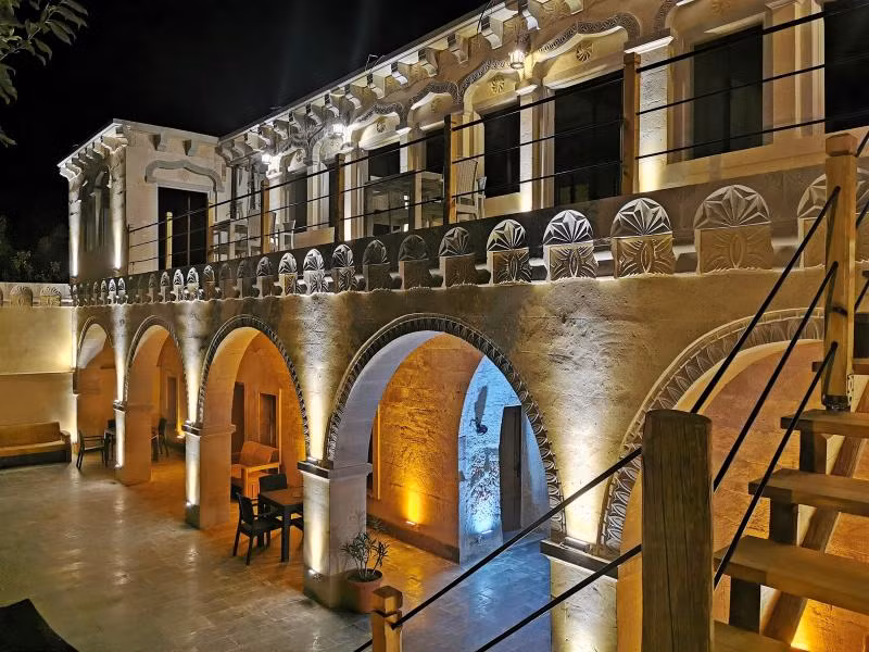 Falcon Cave Suites