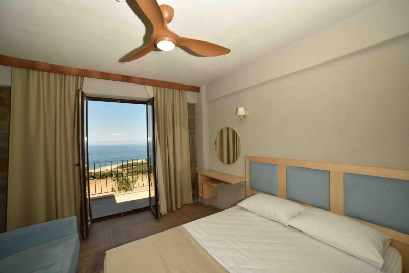 Limnos Otel  — 6