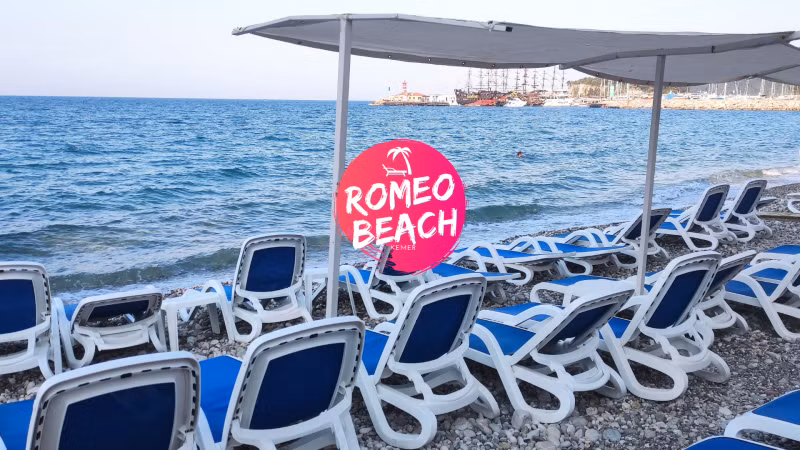 Romeo Beach Hotel - 1
