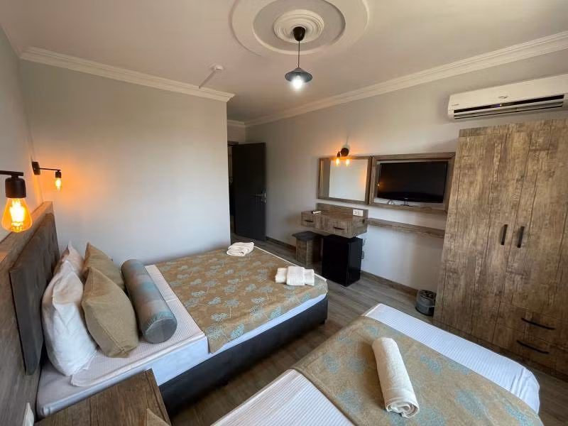 Seven City Hotel - 3