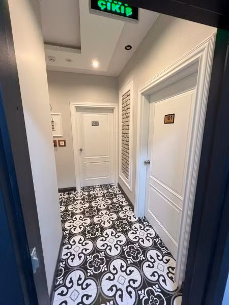 Beta Hotel - 1