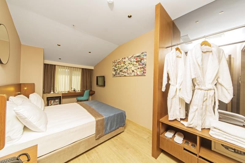 Redmont Hotel - 1