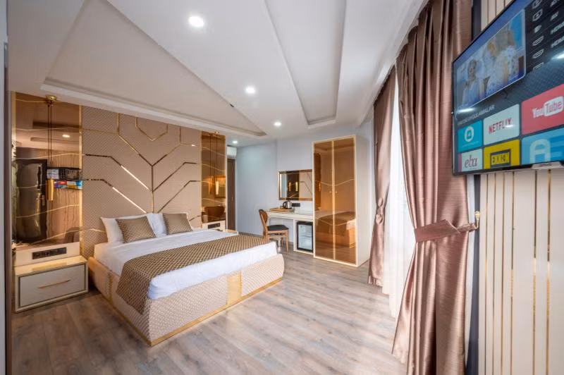 Luxury Airport Hotel