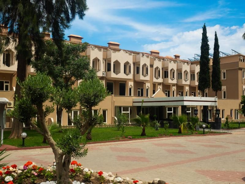 Alexius Beach Hotel - 2