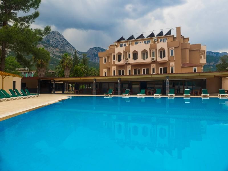 Alexius Beach Hotel - 1