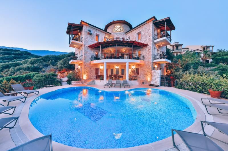 Hill House (Adults Only +14)