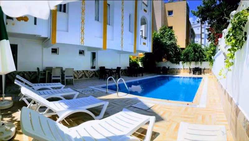 Lavin Garden Hotel  — 2