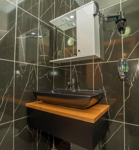 216 Hill Suites - 1