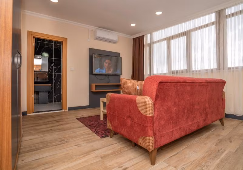 216 Hill Suites - 4