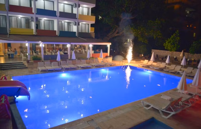 Viva Beach Hotel - 3
