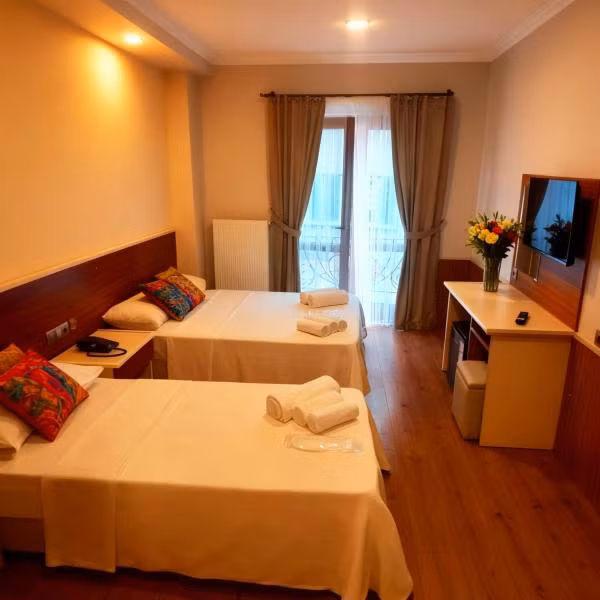Çelik Crown Hotel