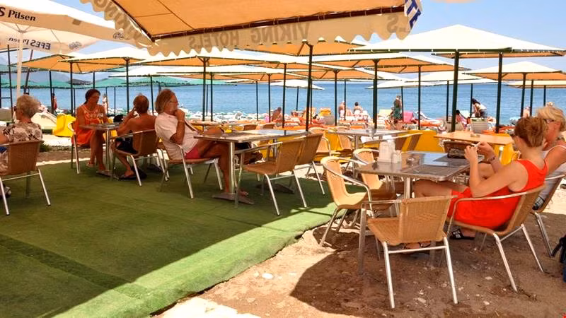 Miranda Moral Beach Hotel - 2