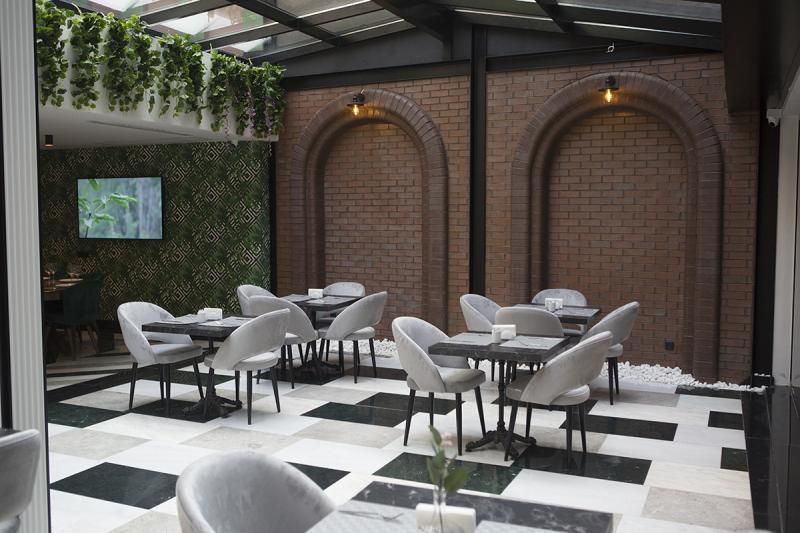 Emens Hotel - 1