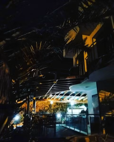 Lal s Otel Urla - 2
