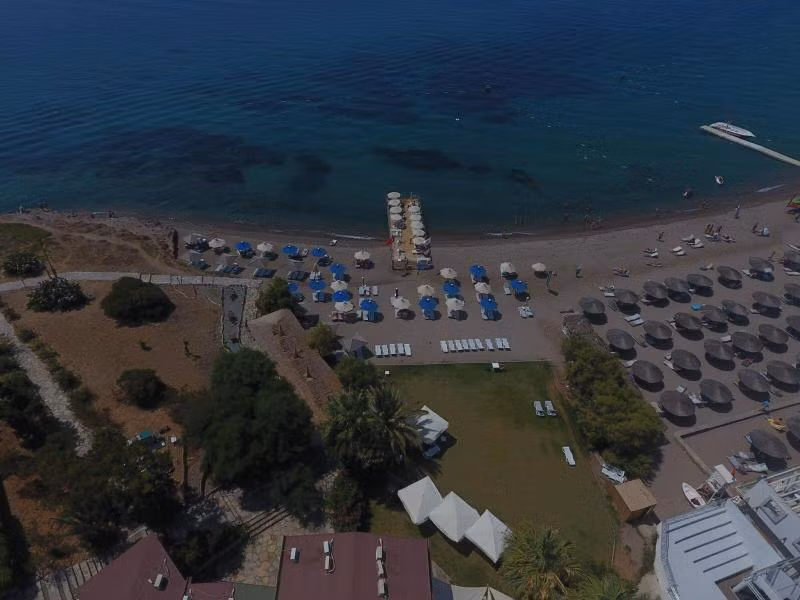 Eles Boutique Hotel & Beach - 1