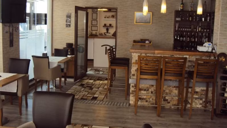 Teos Hotel - 1