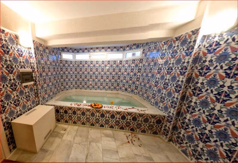 Ayapam Hotel - 2