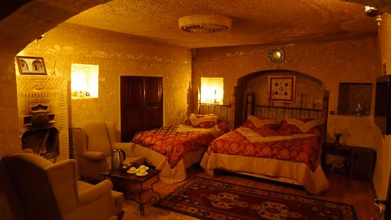 Travellers Cave Hotel — 6