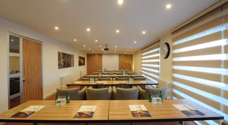 Kardeş Otel — 9