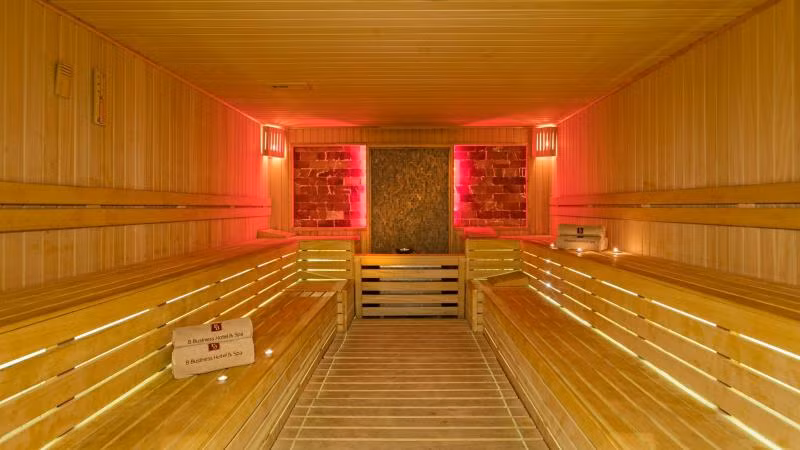 B Business Hotel & Spa - 4