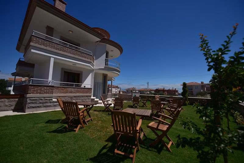Cunda Rooms Otel - 1