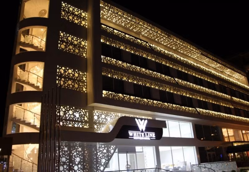White Line Boutique Hotel - 3