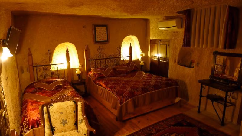 Travellers Cave Hotel — 5