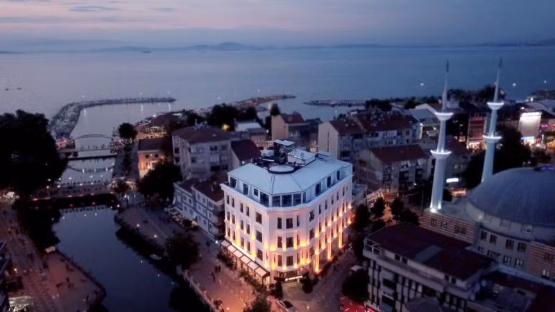 Mirart Hotel Boutique & Spa - 3