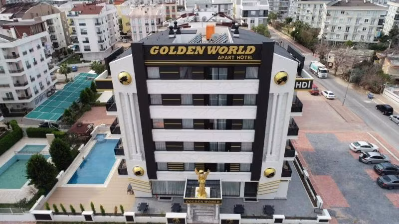 Golden World Suite Hotel — 2