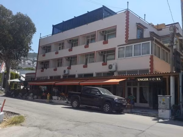 Zenger Hotel - 1