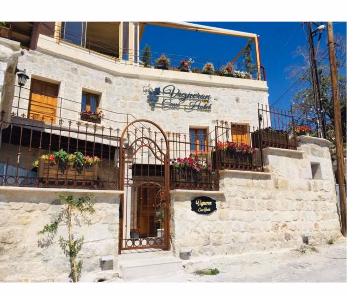 Vigneron Cave Hotel