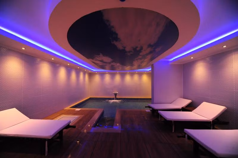 Blueberry Boutique Hotel - 1