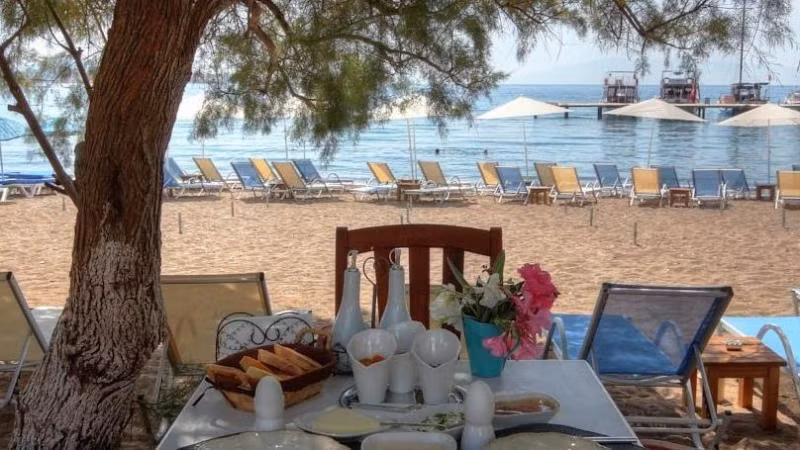Megg's Otel Beach Restaurant — 7