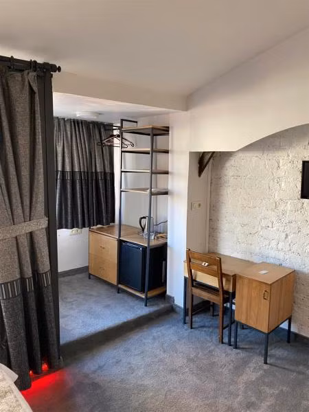 Corner Hot Hotel - 3