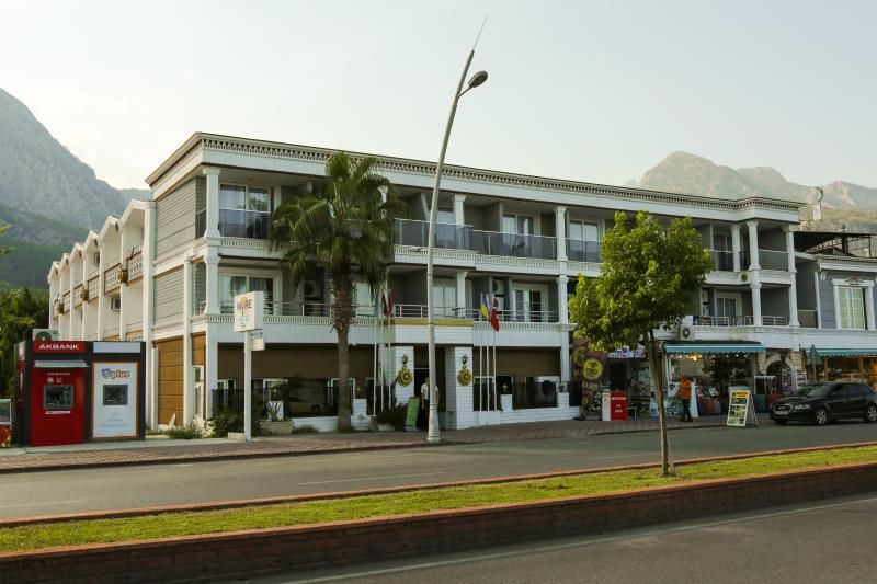 More Hotel - 2