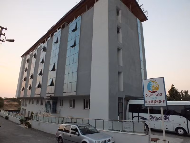 Blue Sea Hotel & Spa - 3